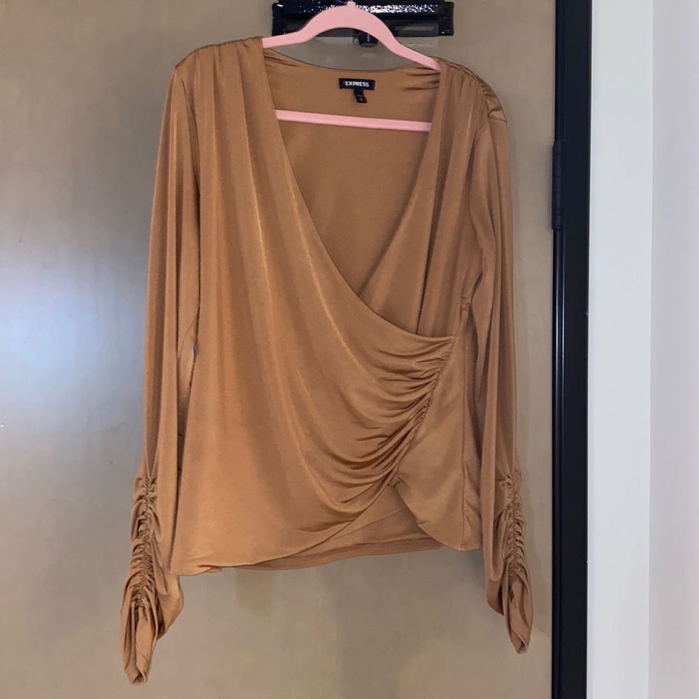 NWOT TOP FROM EXPRESS! Perfect condition!